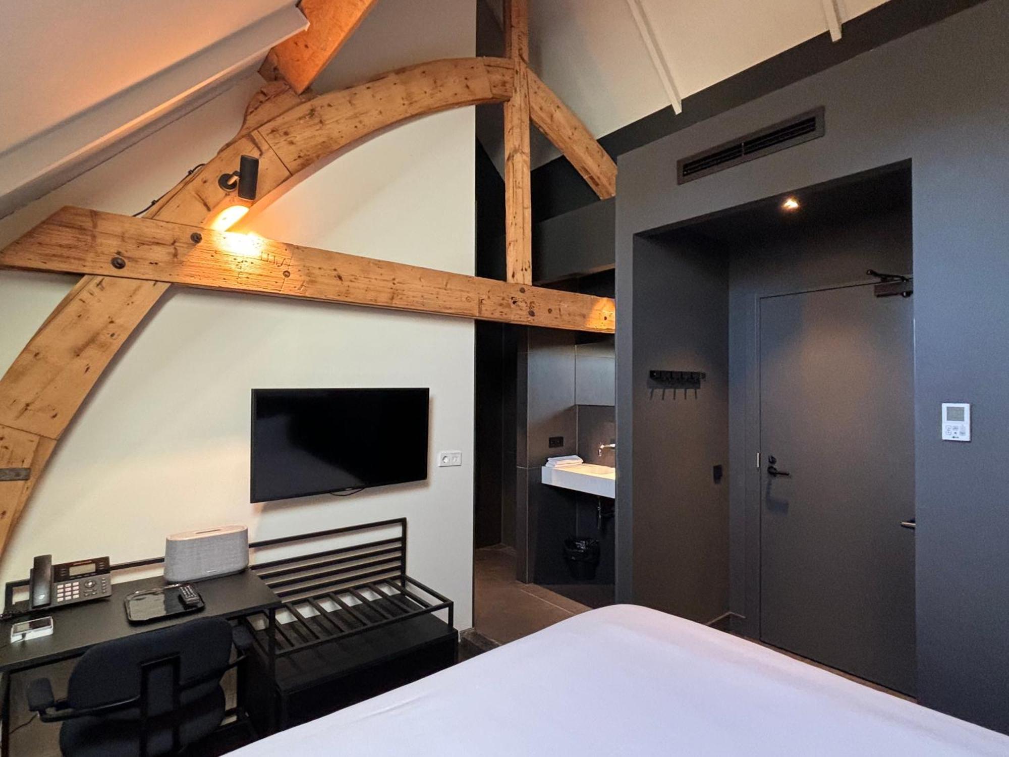 Kazerne Hotel - Member Of Design Hotels Eindhoven Ruang foto