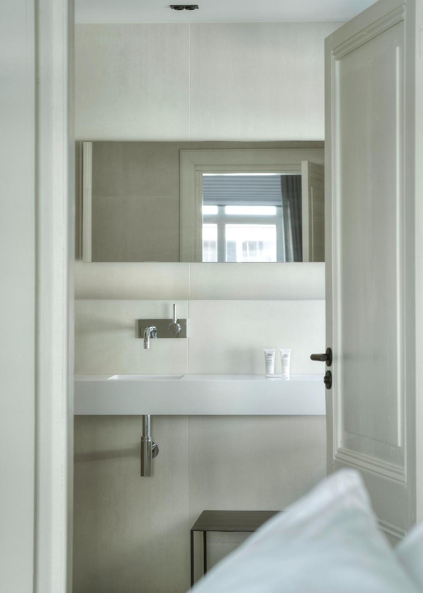 Kazerne Hotel - Member Of Design Hotels Eindhoven Bagian luar foto